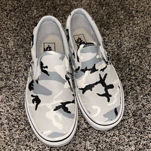 Camo Vans slip ons Women’s size 7